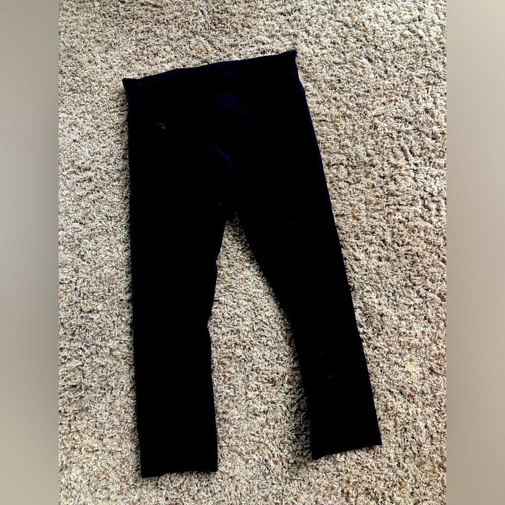 Black cropped lululemon leggings